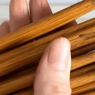 筷子里的健康密码：餐桌上那根不起眼的守护者
