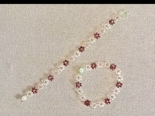 串珠日记第一篇 简单好上手的复古小花花米珠手链教程