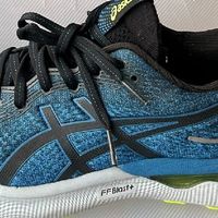 缓震效果哪家强？亚瑟士ASICS Gel-Nimbus 24
