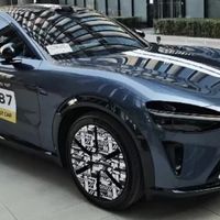 Model Y终极挑战者？691马力+激光雷达，25万级SUV卷王驾到！​​