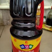 密闭发酵6个月,欣和味达美酱油