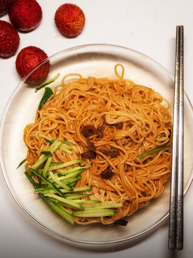 葱油拌面：一个人的美味时光