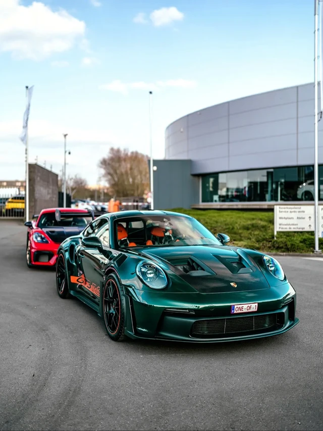 布鲁塞尔 ‖ PTS保时捷赛车绿【Paint to Sample Porsche Racing Green Metallic (PR0/22G)】 ｜Porsche 992 GT3 RS Sonder