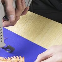 安全设计胶枪，新手友好