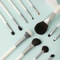 化妆新手必看！保姆级选刷指南+使用技巧，手残党也能轻松避坑