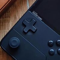 非常有意思！AYANEO Pocket DMG确实是一款致敬经典（Game Boy）