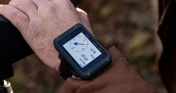 佳明 Foretrex 801 腕表式 GPS 导航仪