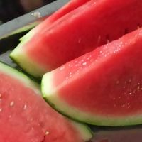 成熟西瓜的含水量高达92%，堪称“天然矿泉水”