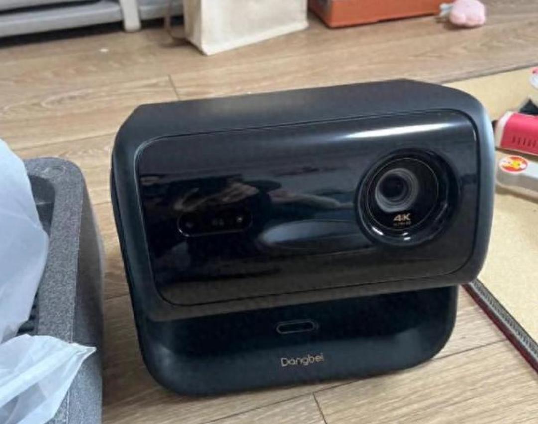 极米RS 20系列三色激光投影仪前瞻：游戏性能与画质双突破，5月8日发布会亮点预测