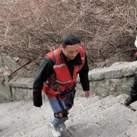 外骨骼机器人重塑登山体验：八旬老人登顶泰山背后的人机协同革命