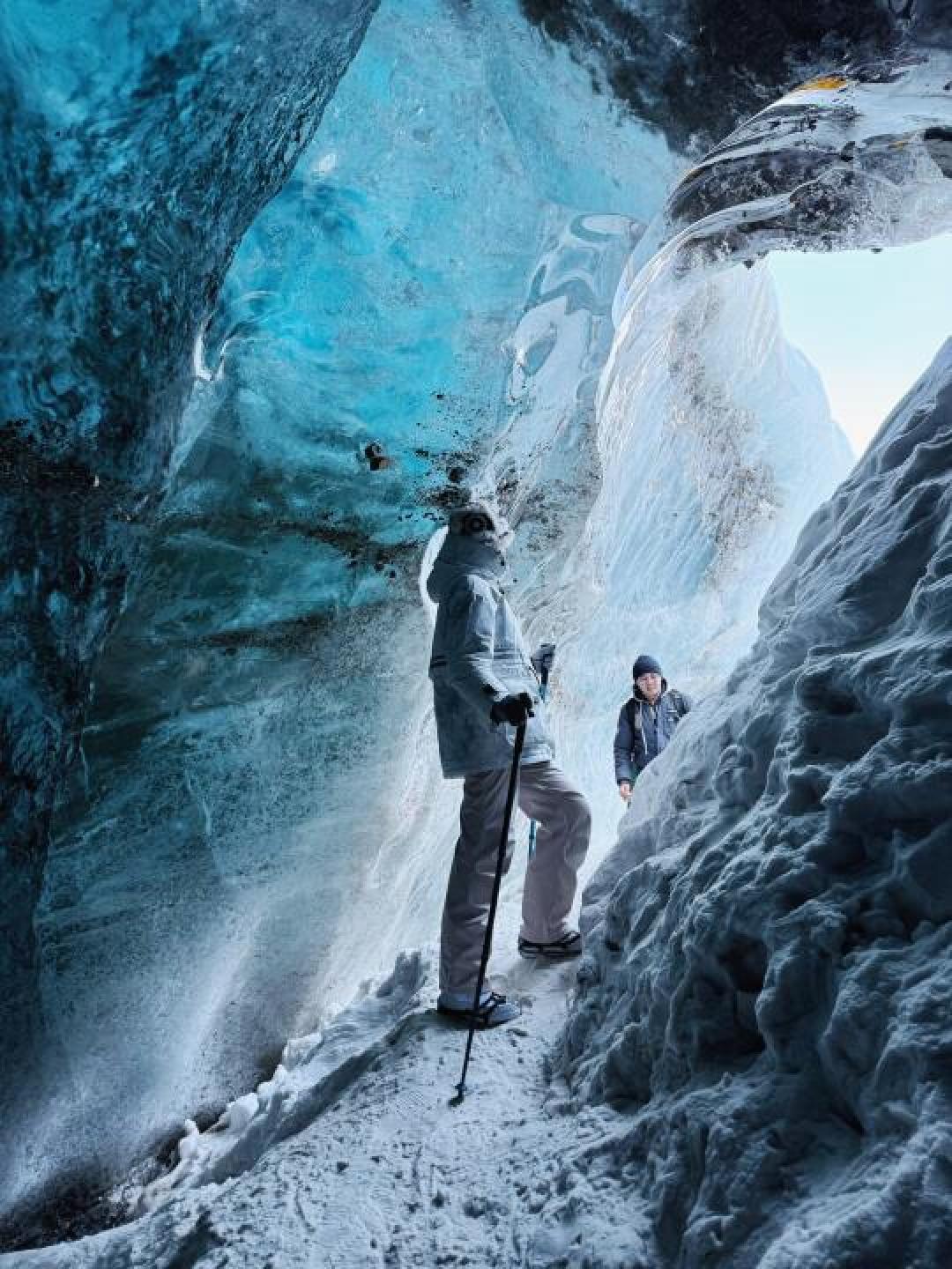 雪山秘境与千年牧歌：探秘哈萨克斯坦冰川徒步的人间烟火