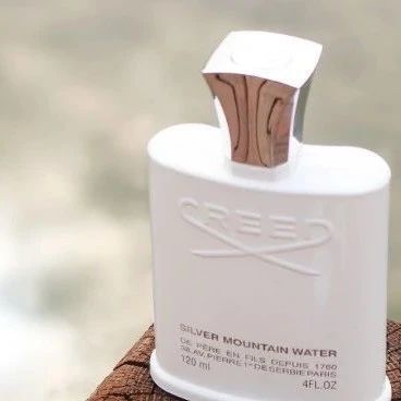 银色山泉是什么牌子的香水？银色山泉香水好闻吗