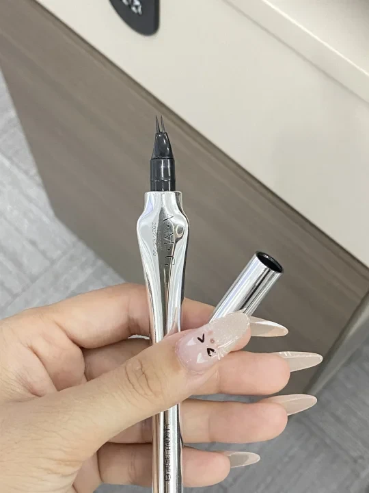 好好好 好一支牛叉的二叉眉笔！！！才7.9💰