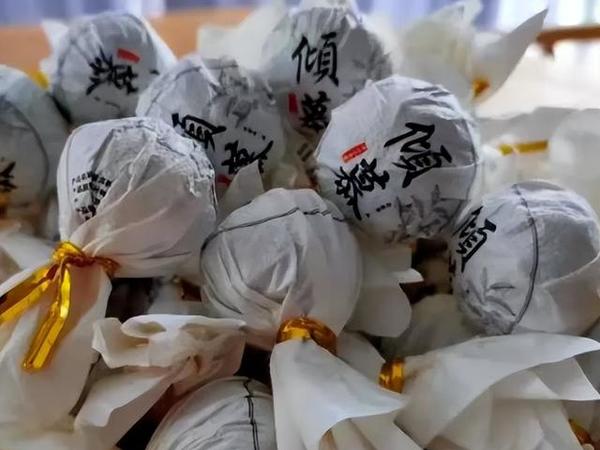 普洱茶选购秘诀：5步避开劣质茶，喝出真滋味