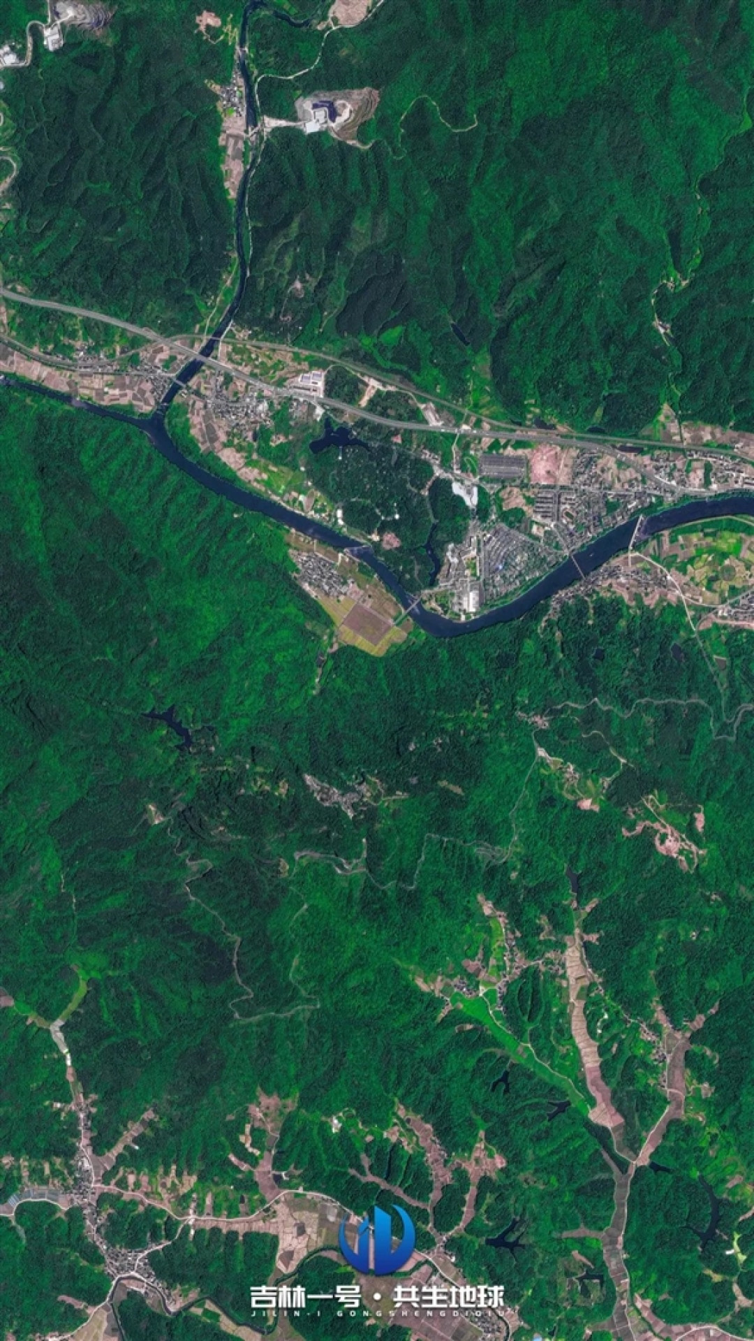 五一在家云游:卫星俯瞰华夏名山名湖、文化古镇