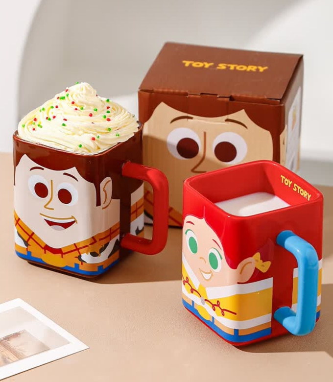 川岛屋巴斯光年水杯:星际迷的梦幻收藏,陶瓷质感集齐梦