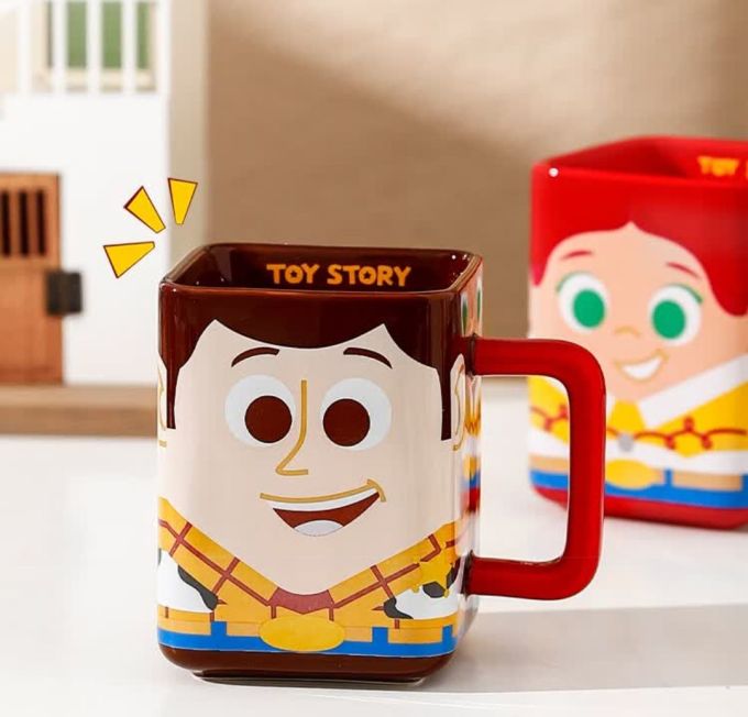 川岛屋巴斯光年水杯:星际迷的梦幻收藏,陶瓷质感集齐梦