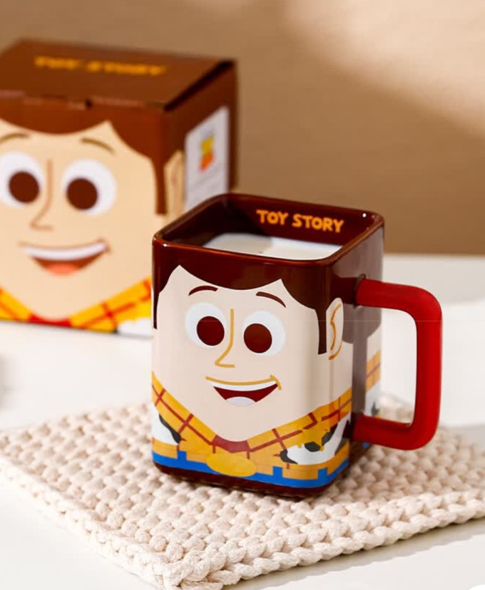 川岛屋巴斯光年水杯:星际迷的梦幻收藏,陶瓷质感集齐梦