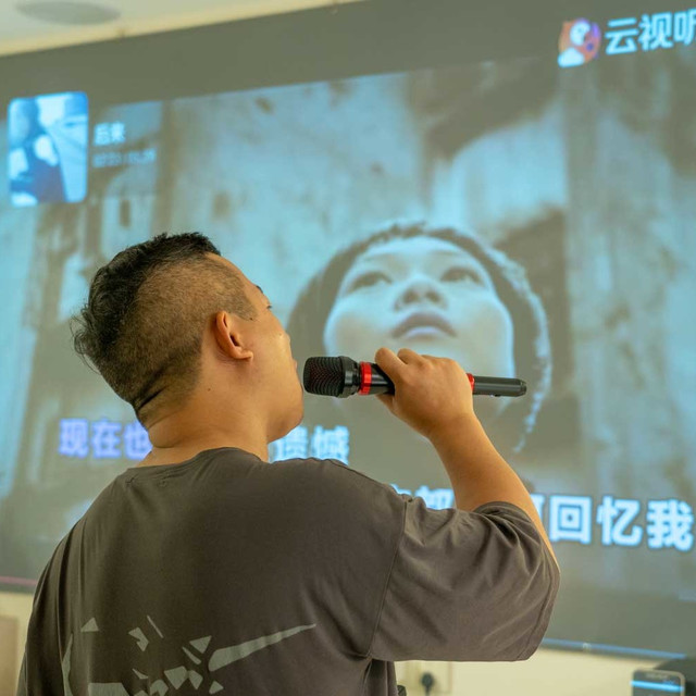 音画师无线话筒发射接收器开箱：有线麦克风秒变无线麦克风