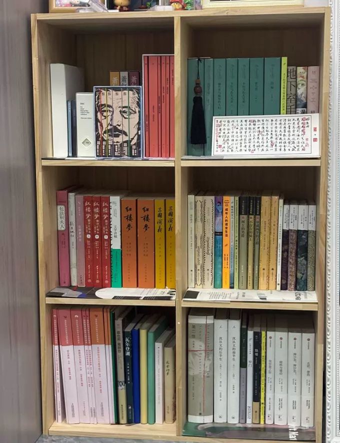 家逸书柜