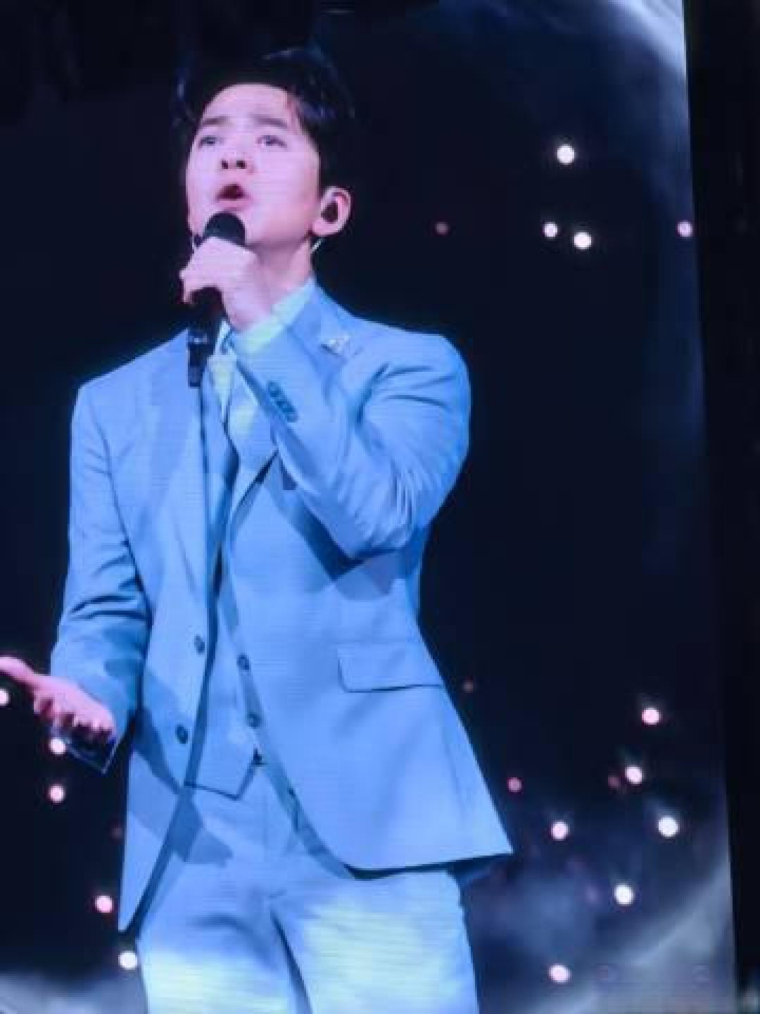 李健暌违九年济南演唱会催热文旅经济 万人大合唱共筑精神原乡