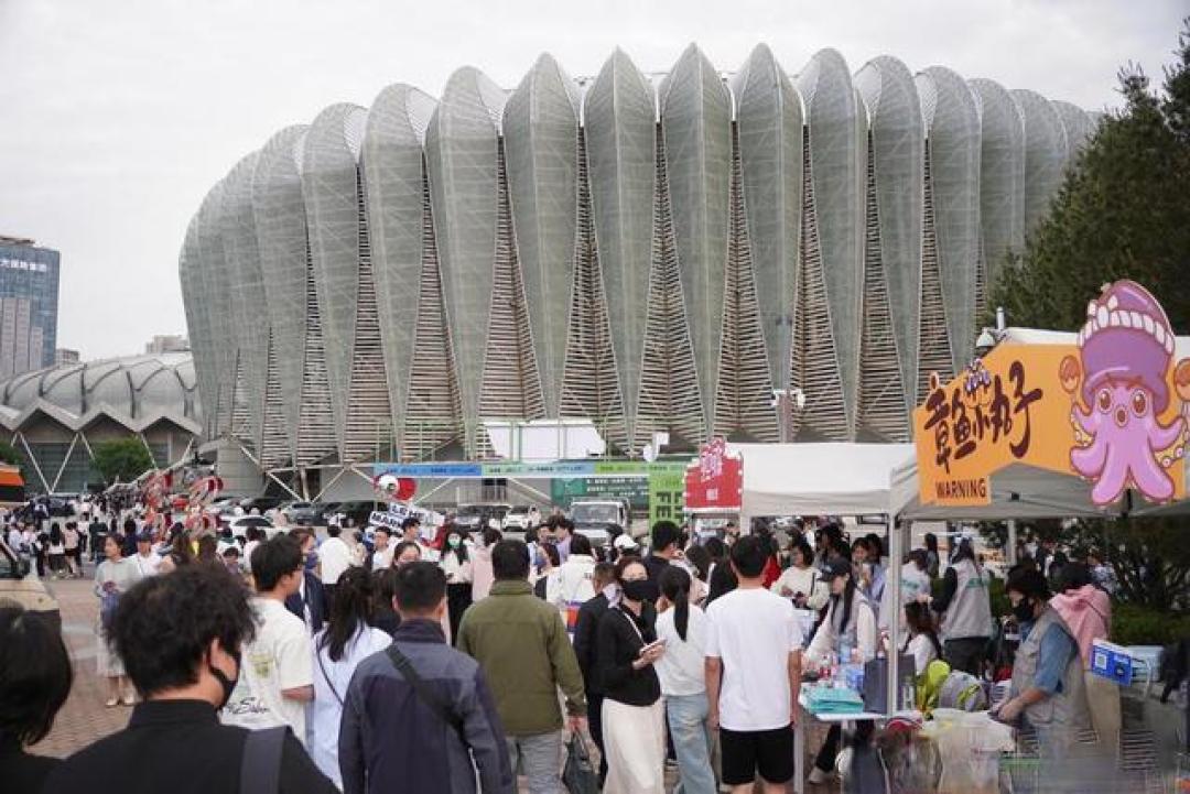 李健暌违九年济南演唱会催热文旅经济 万人大合唱共筑精神原乡