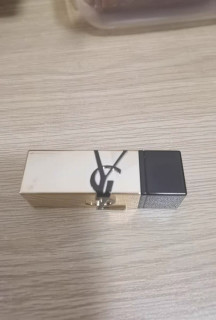 YSL全新方管缪斯小样：精致妆容的点睛之笔