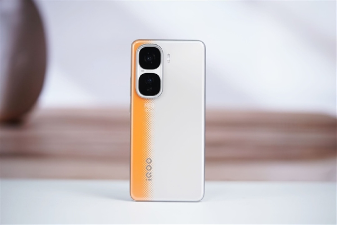 年中最强3K档性能机!iQOO Neo10 Pro+跑分破331万:直追安卓第一