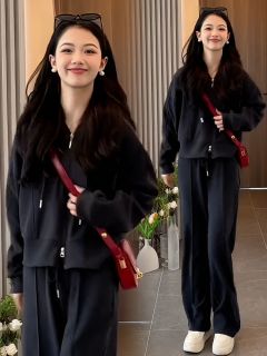 2025春日出街王炸穿搭！这套运动服让我直接封神！