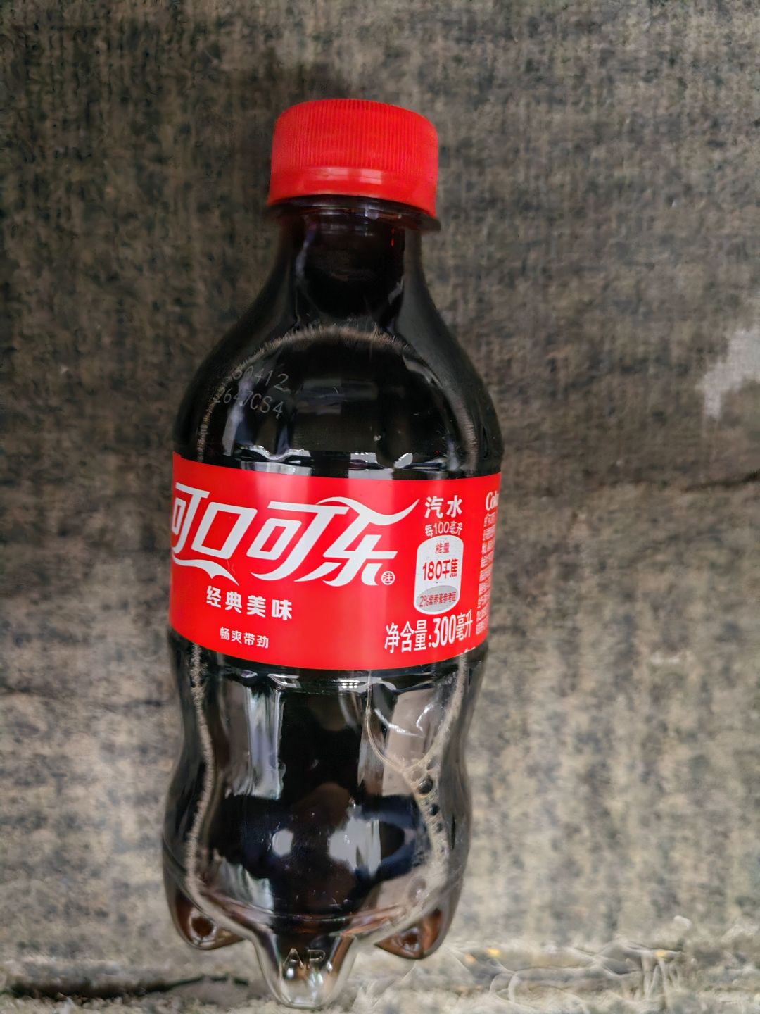 小瓶可口可乐:外出携带更方便