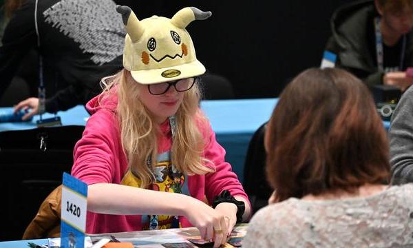 痴迷宝可梦的欧美人，把皮卡丘炒到3800万