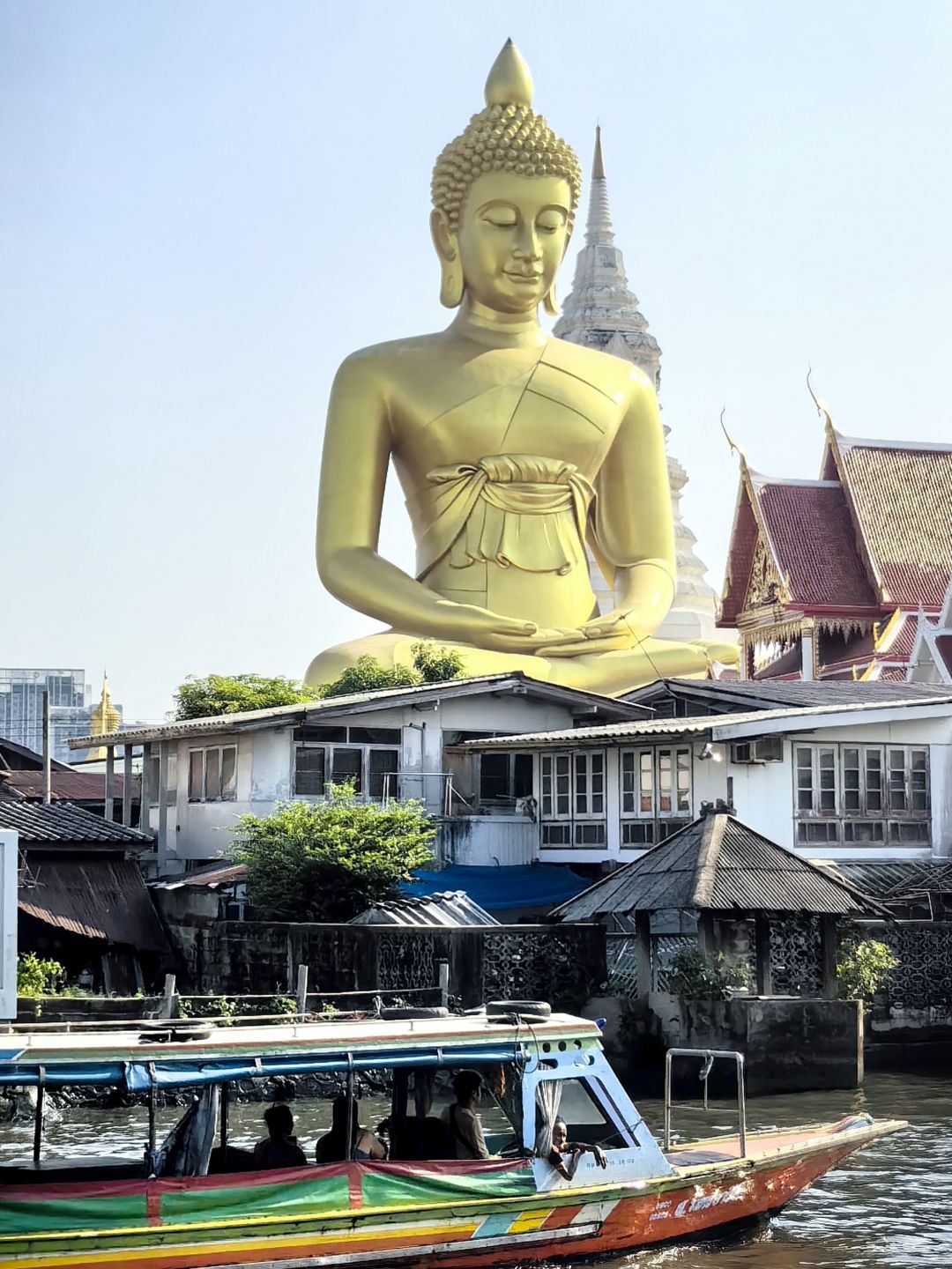 探访曼谷水门寺镀金佛像