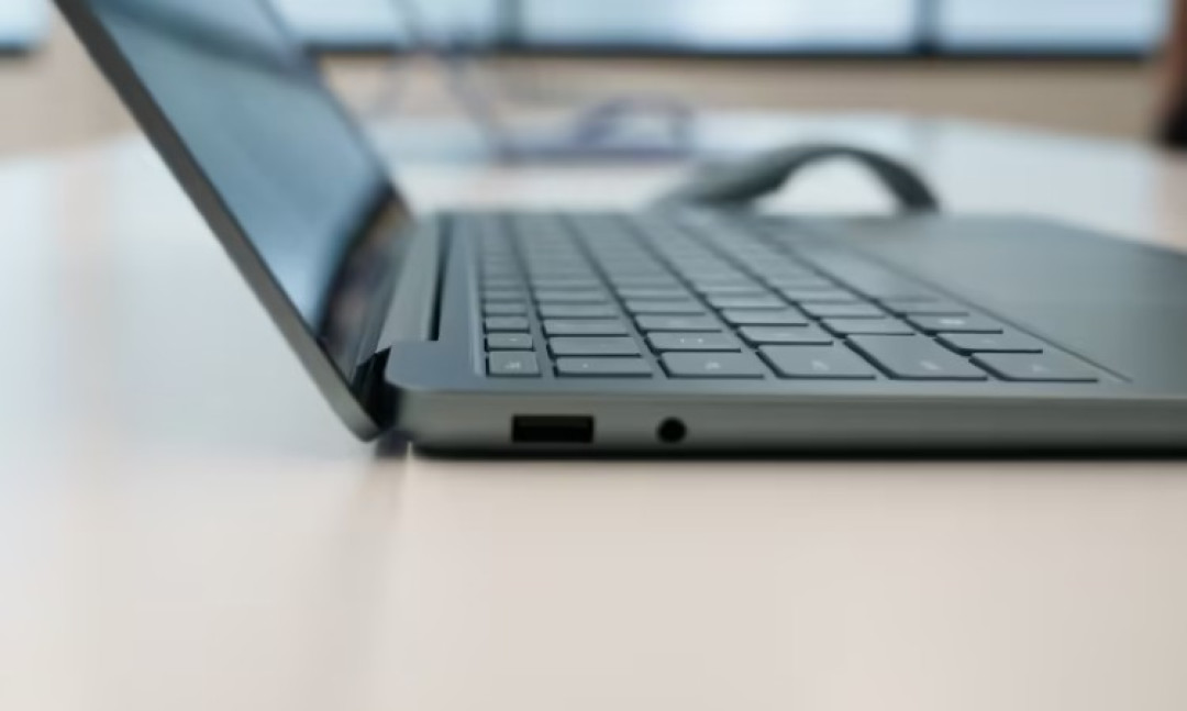 微软还发布 Surface Laptop 13 英寸版本,屏幕缩小、采用高通骁龙 X Plus