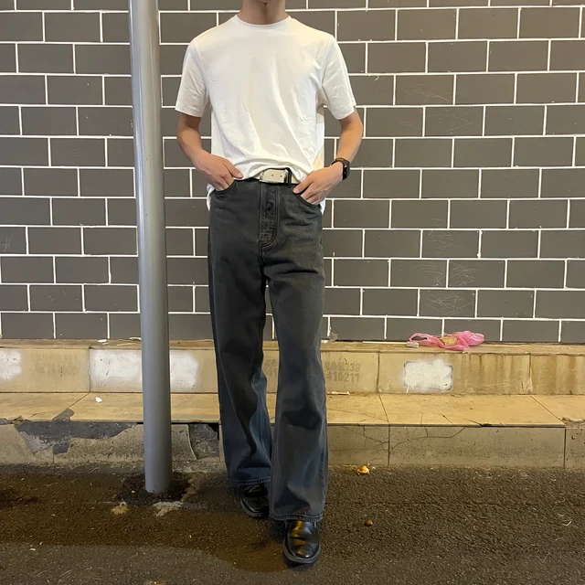 cleanfit穿搭火得一塌糊涂 我也按捺不住 想紧跟这股时尚潮流 起初 我天真地觉得买件冠军卫衣 搭条517牛仔裤 就cleanfit的精髓了 真正上手才发现其中门道   为了穿出cleanfit的