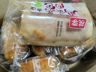 桃李鸡蛋香松面包：早餐新选择