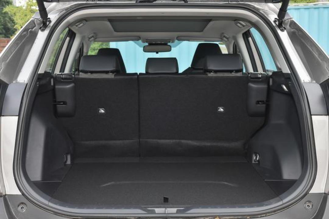 RAV4荣放家用解析：越级空间与高效油耗如何兼得