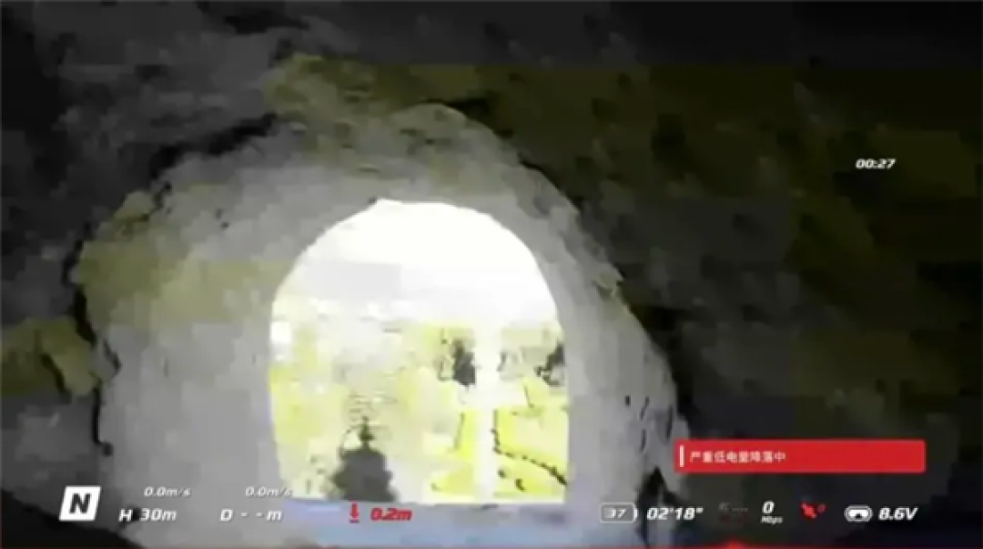 无人机擅自穿越大理千年古塔时炸机 当地景区:将会追责