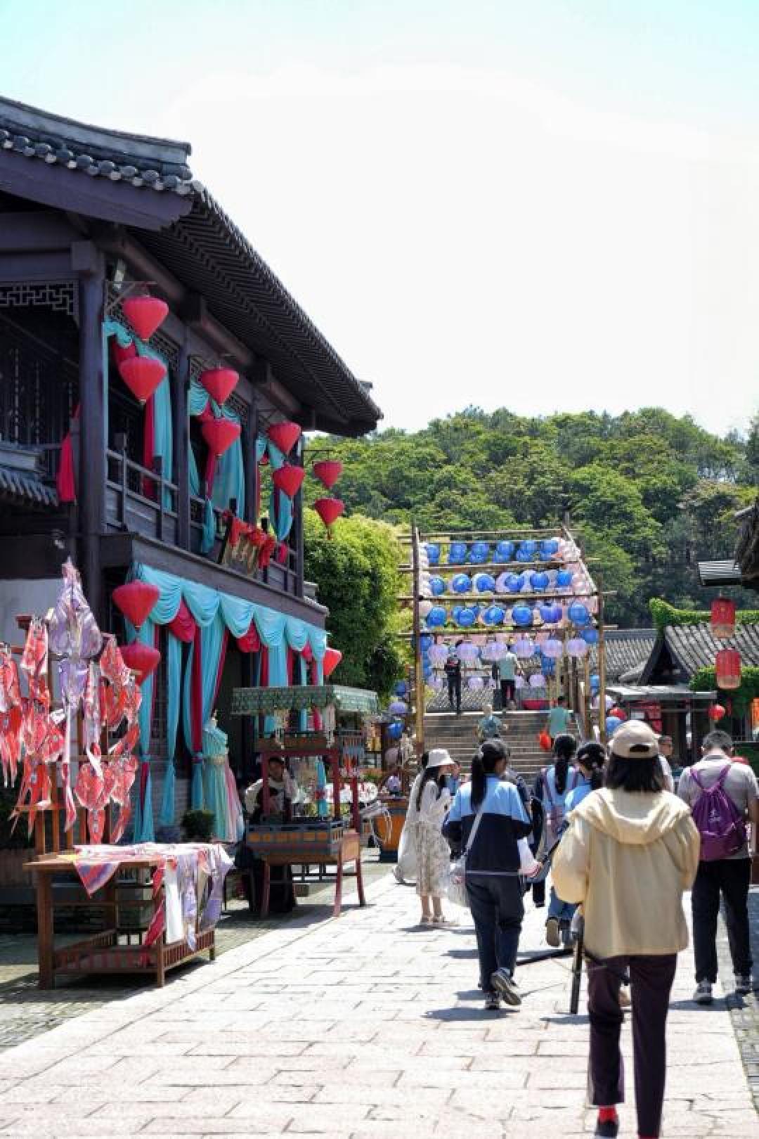 《无忧渡》热播带火实景打卡地：任嘉伦同款拍摄区日均十万客流