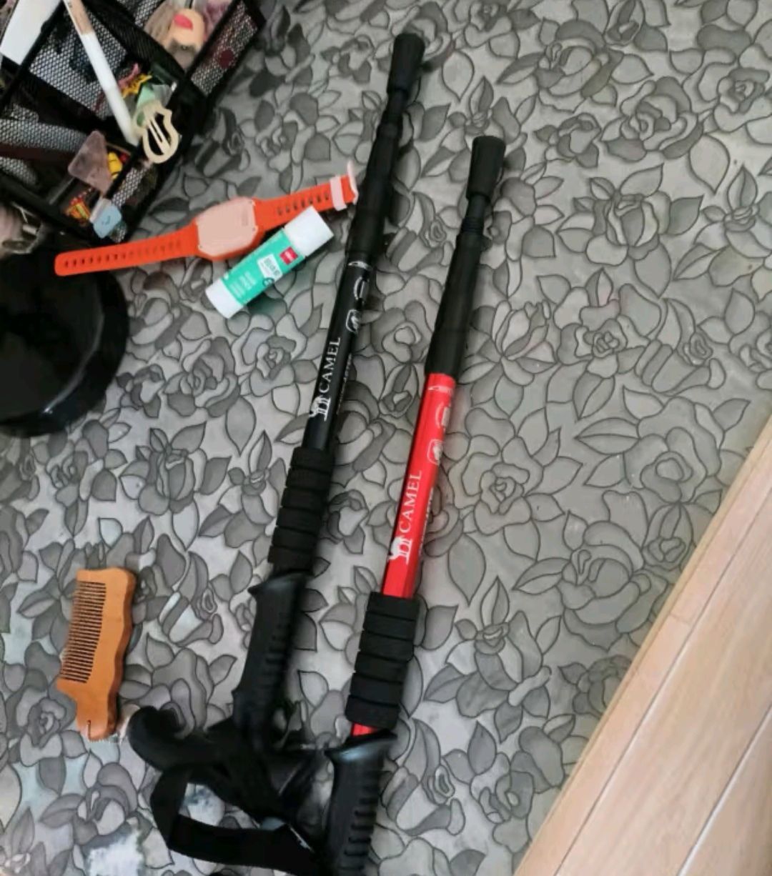 骆驼户外登山杖多功能伸缩拐杖超轻便防身拐棍行山杖徒步装备