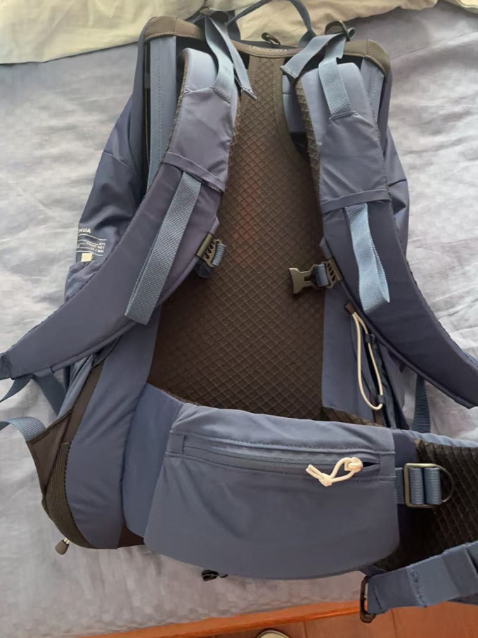 迪卡侬旅行背包