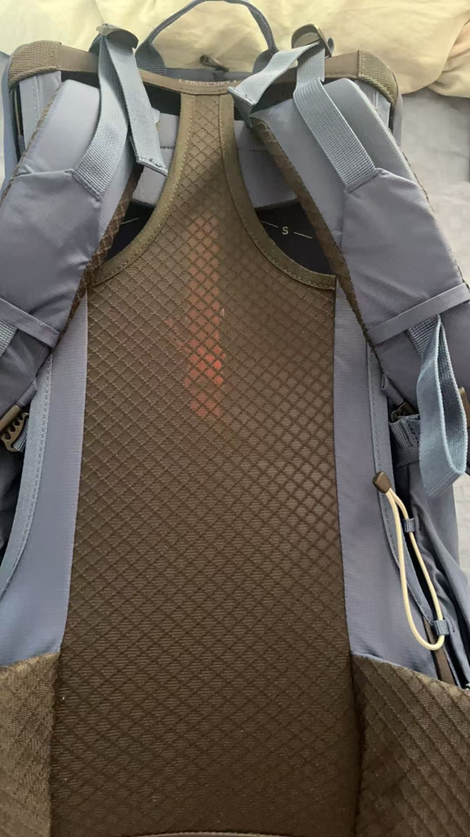 迪卡侬旅行背包