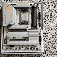 硬核DIYer日志 篇零：AMD旗舰主板的又一好选择 - 七彩虹CVN X870 ARK开箱解析