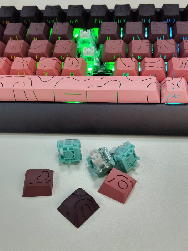 磁轴铝坨坨新品，手感还是可以的