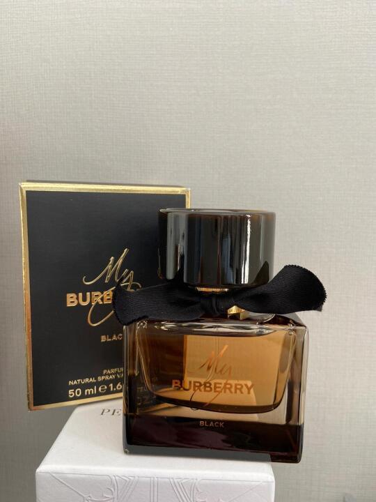 全网吹爆的Burberry黑色香精