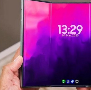 网传丨三星三折叠屏手机叫 Galaxy G Fold，采用 5000mAh 硅碳电池
