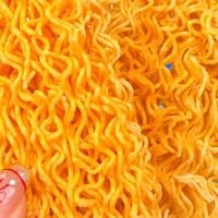 从童年回忆到现象级零食的破圈之路