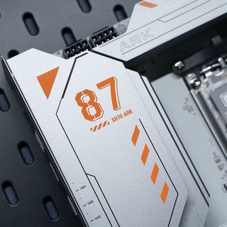 R9 9950X3D好座驾 七彩虹CVN X870 ARK FROZEN V14评测