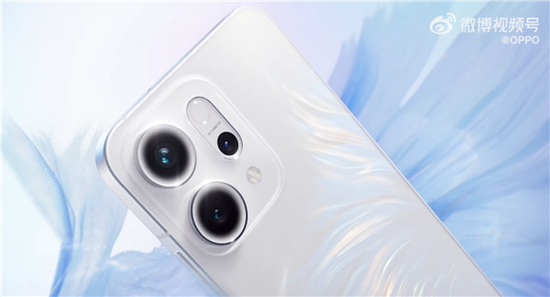 王冰冰手持OPPO Reno14晒自拍:人鱼姬配色 这颜值太梦幻