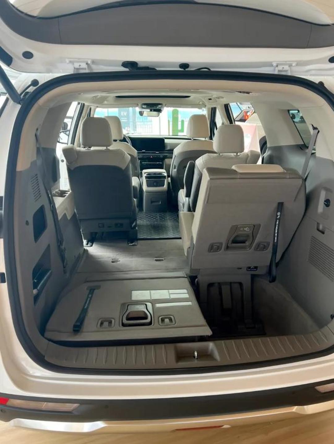 17万起的高品质MPV 起亚嘉华如何用越级空间与低调实力改写家用车格局?