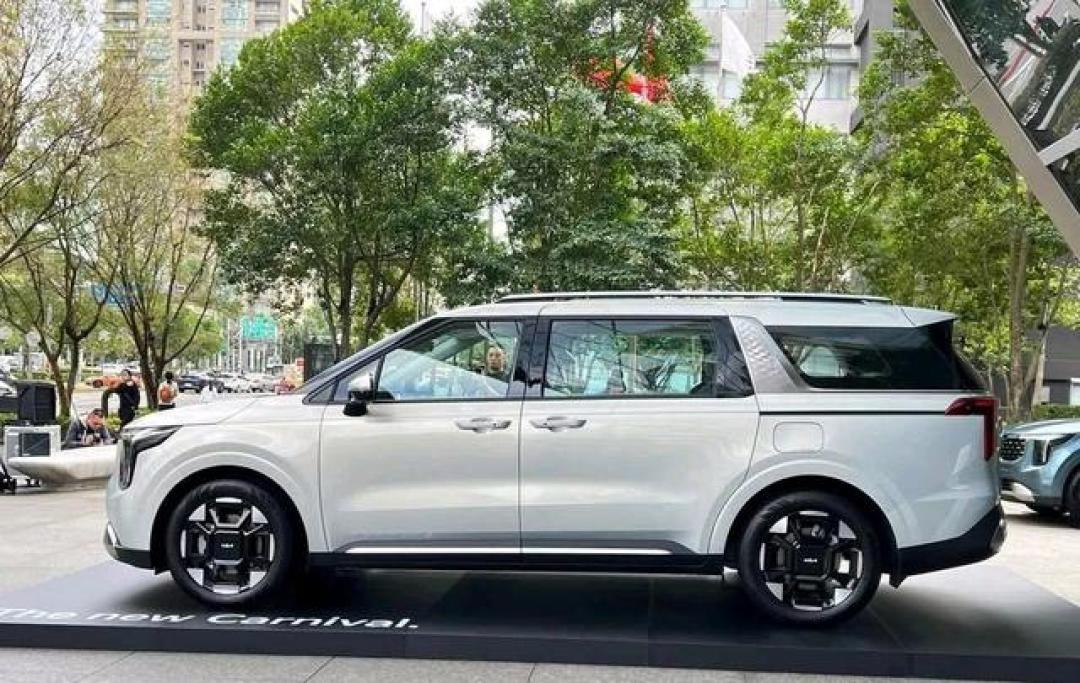 17万起的高品质MPV 起亚嘉华如何用越级空间与低调实力改写家用车格局?